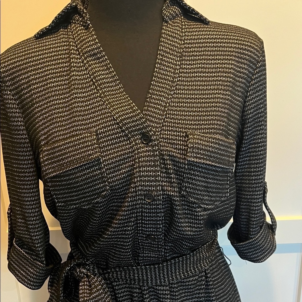 Max Studio NWT Max Studio Black Gray Long Sleeve Size XS